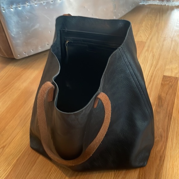 Large Madewell Leather Tote - Picture 2 of 2